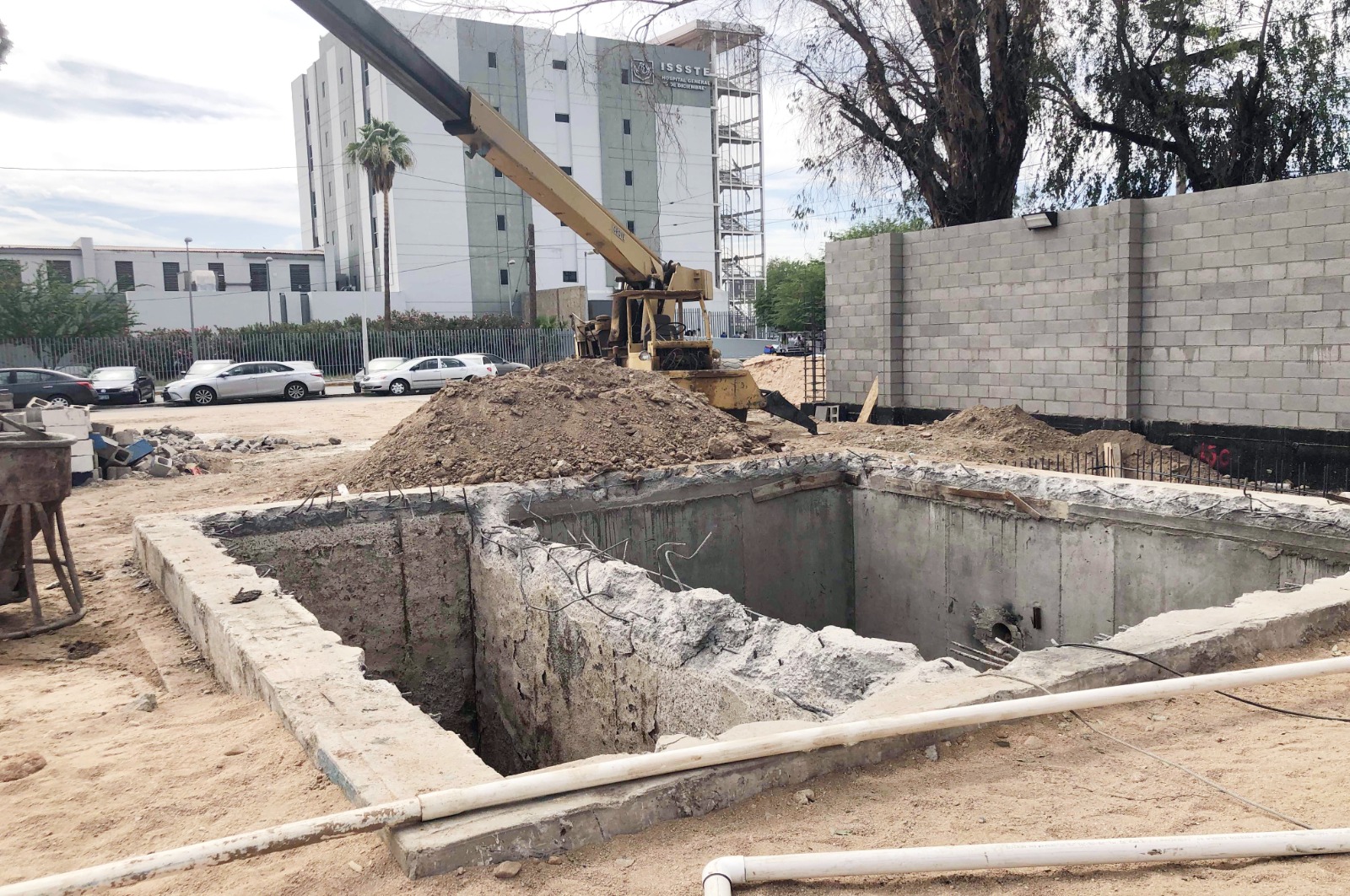 REHABILITA CESPM INFRAESTRUCTURA DEL SERVICIO DE DRENAJE SANITARIO EN CENTRO CÍVICO DE MEXICALI 