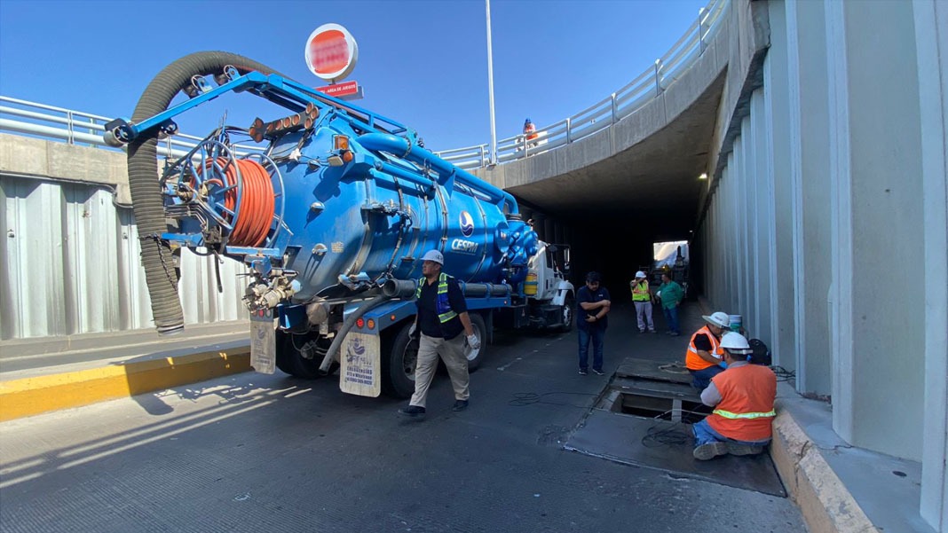 REALIZA CESPM MANTENIMIENTO DE EQUIPOS DE BOMBEO EN LOS PASOS A DESNIVEL DE MEXICALI