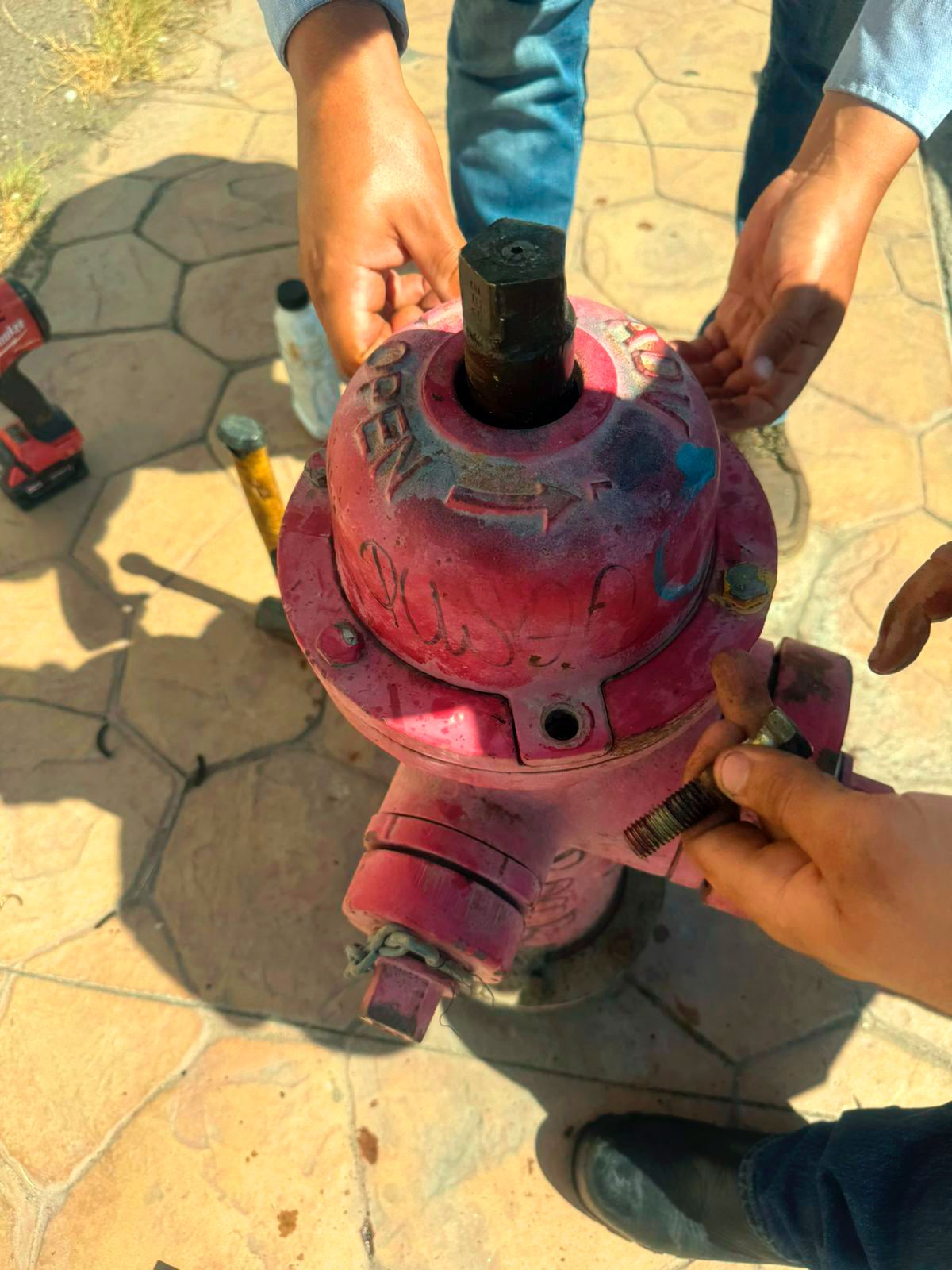 CESPM INTENSIFICA MANTENIMIENTO DE HIDRANTES EN MEXICALI 