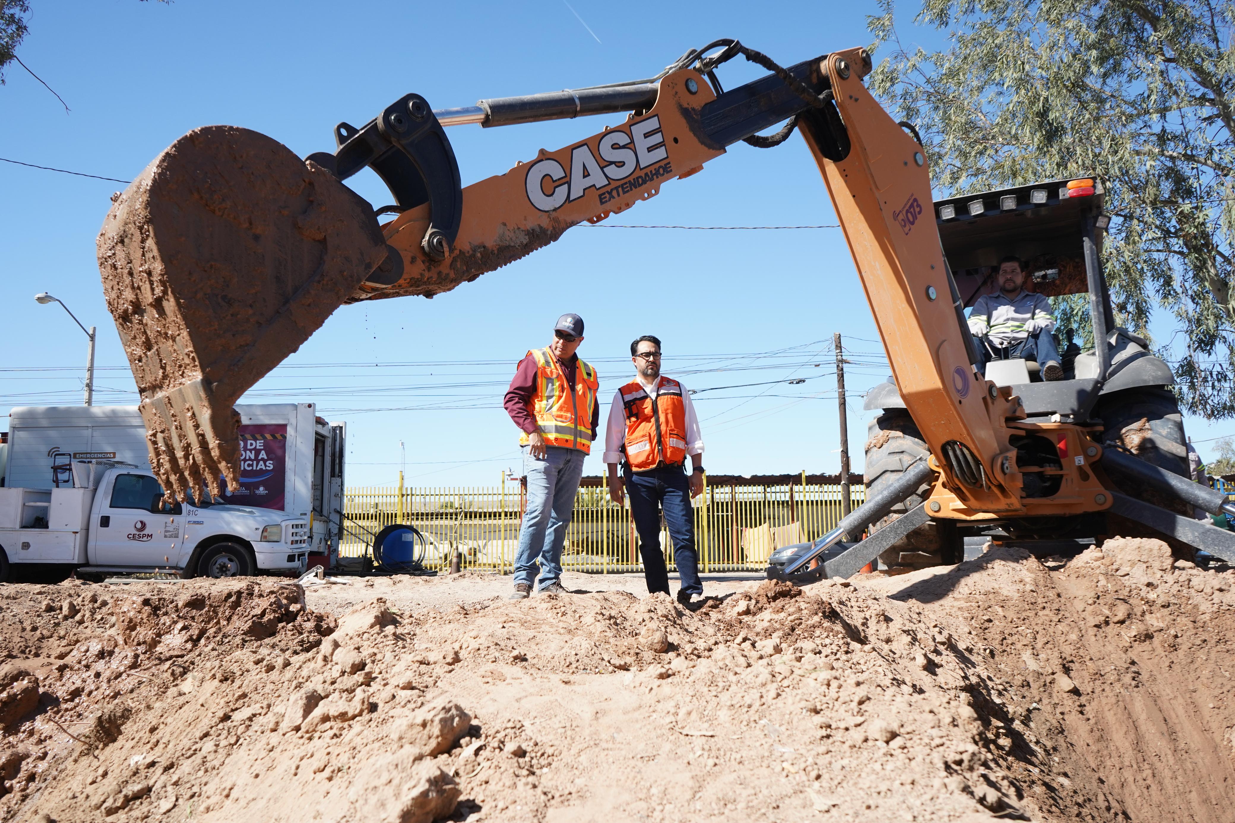CESPM REPONE TUBERÍA DE AGUA POTABLE EN VILLA COLONIAL PARA MEJORAR EL SUMINISTRO 