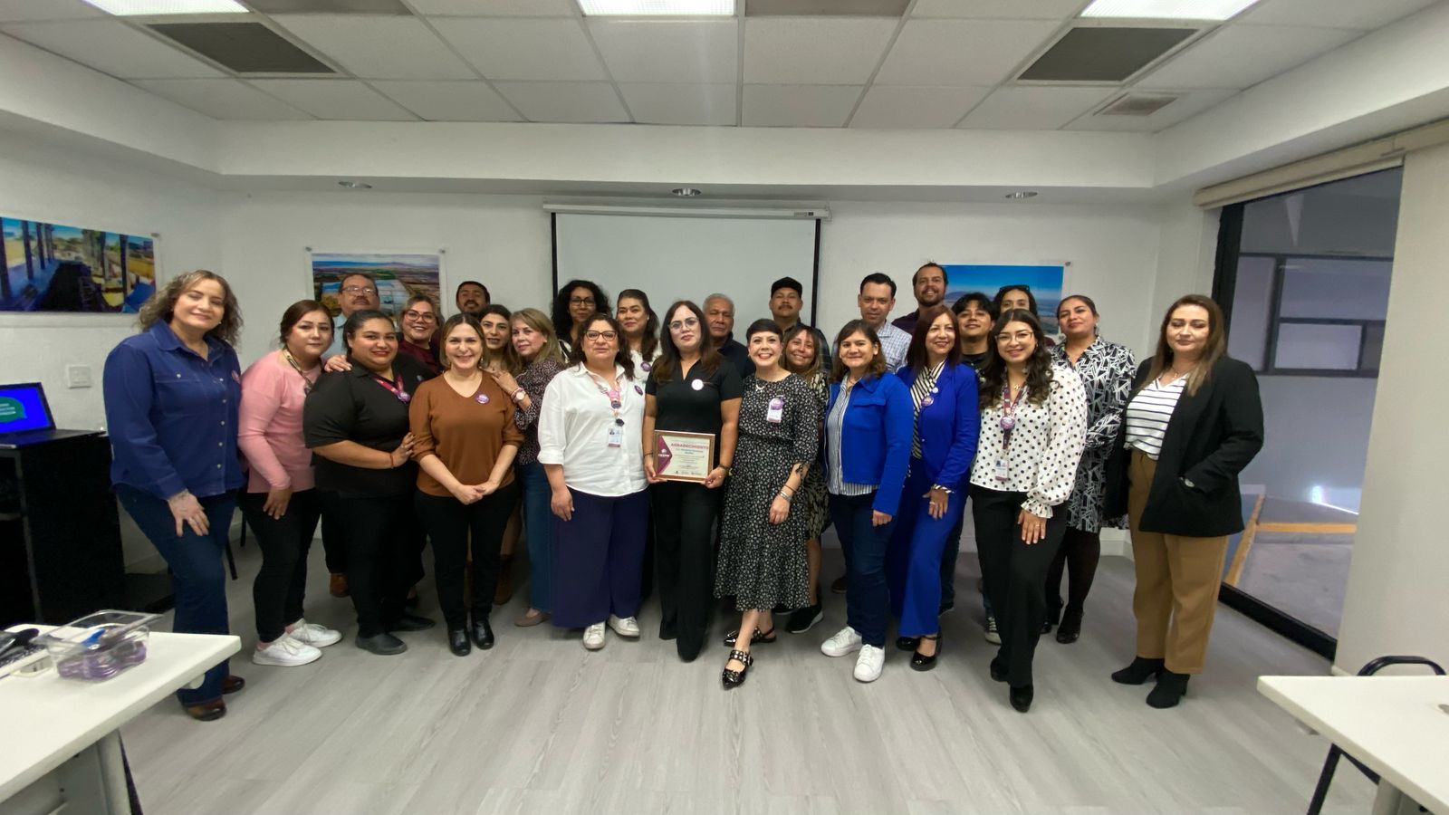 CESPM E INSTITUTO ESTATAL DE LA MUJER IMPULSAN LA COMUNICACIÓN ASERTIVA EN SU PERSONAL 