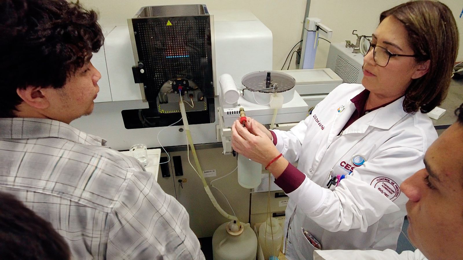 FUTUROS INGENIEROS QUÍMICOS EXPLORAN PROCESOS DE POTABILIZACIÓN EN CESPM 