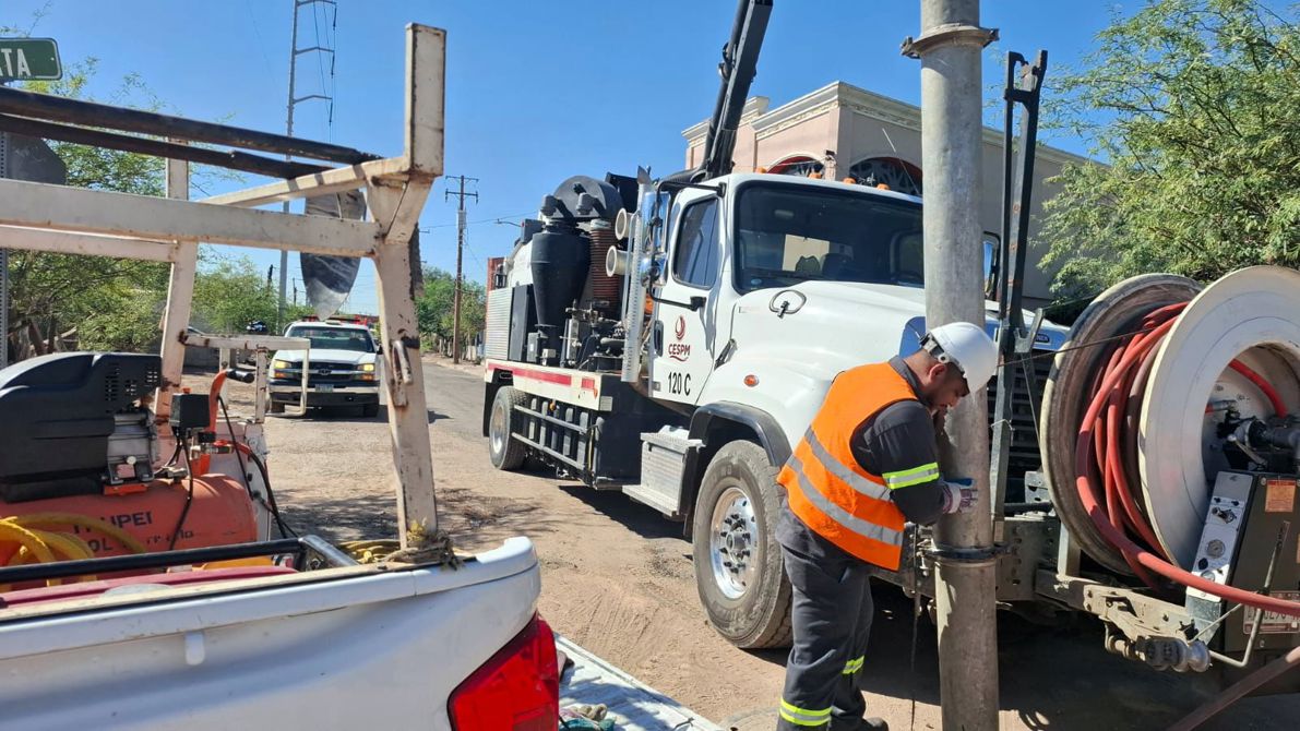 CESPM MANTIENE ACCIONES DE MANTENIMIENTO Y REHABILITACIÓN DE INFRAESTRUCTURA HIDRÁULICA EN DISTINTOS PUNTOS DE MEXICALI