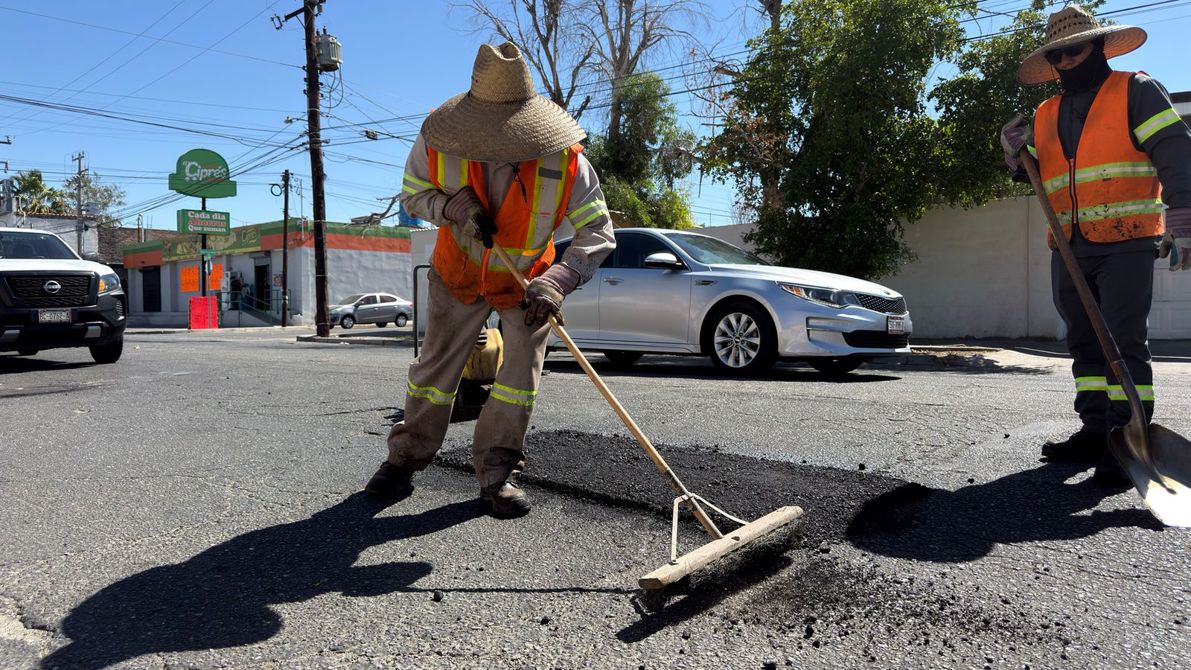 CESPM SUPERA LOS 15 MIL METROS CUADRADOS DE BACHEO Y MANTIENE TRABAJOS EN LA COLONIA INDEPENDENCIA