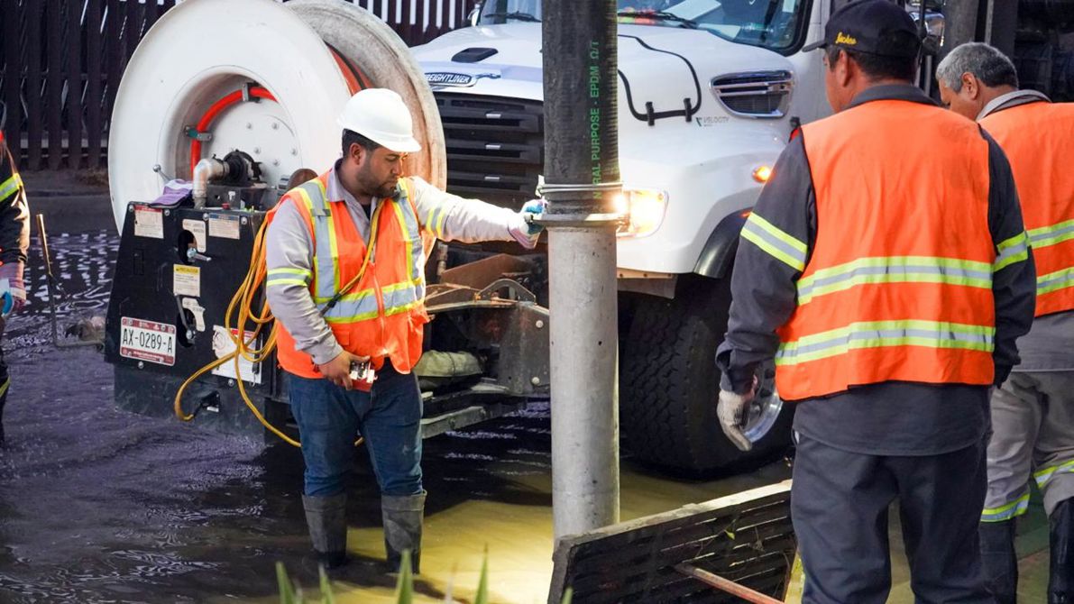 CESPM MANTIENE ATENCIÓN A LA RED PLUVIAL TRAS LLUVIAS REGISTRADAS EN MEXICALI